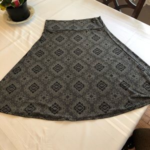Used Lularoe Azure skirt -Size Large
